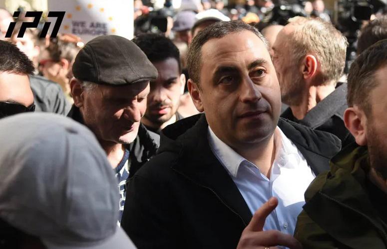 "დავიღალეთ, პოლიტიკოსებით“ - გიორგი ვაშაძეს აქციის მონაწილეებმა სიტყვით გამოსვლის შესაძლებლობა არ მისცეს