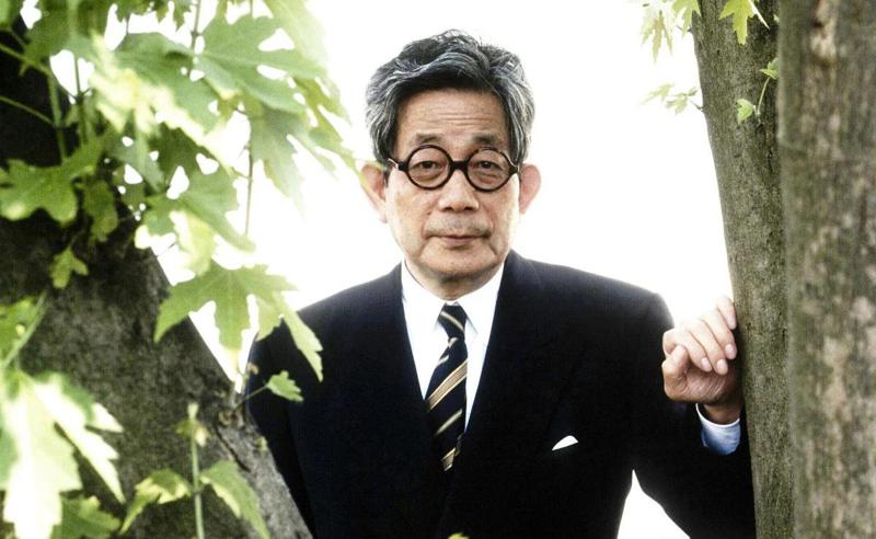 ნობელის იაპონელი ლაურეატი, მწერალი კენძაბურო ოე 88 წლის ასაკში გარდაიცვალა