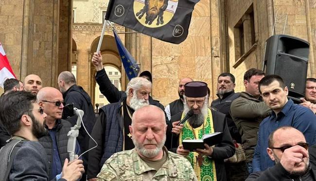 "თვითნებურად მოქმედებდა საეკლესიო კანონიკის დარღვევით" - საპატრიარქო აკრიტიკებს იმ სასულიერო პირს, რომელიც გუშინ "ალტ-ინფოს" აქციაში მონაწილეობდა