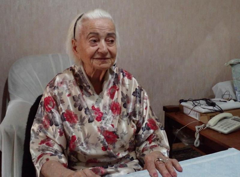 "მოძრაობა მნიშვნელოვანია, თუ გინდა, რომ იცოცხლო და თანამედროვეც იყო" - ქართველი მეცნიერი, რომელსაც ამერიკამ წლის ქალის წოდება მიანიჭა: რას გვიყვება 100 წლის ელენე აბაშიძე?