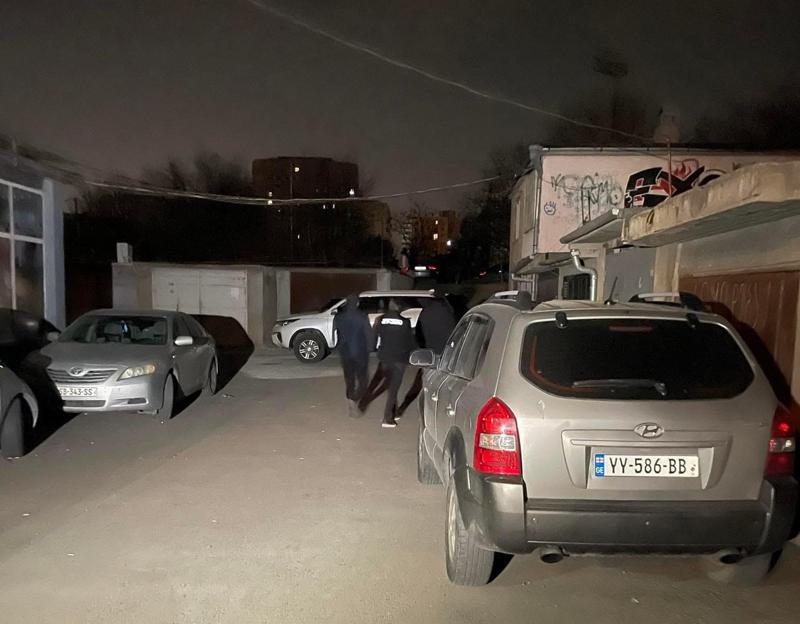 თვითმხილველთა ცნობით, გოგონას დაზიანება კისრის არეში აქვს - რა ხდება ცნობილი მოზარდის გარდაცვალებაზე?