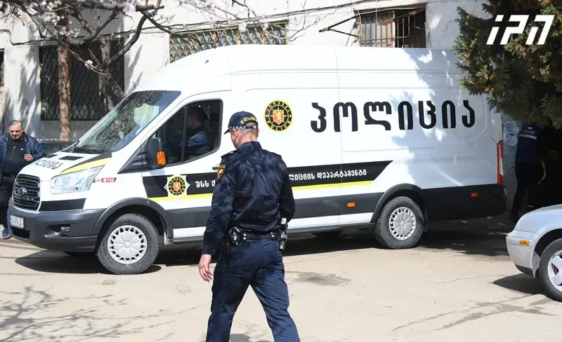 შსს-მ მუხიანში, საცხოვრებელი კორპუსის ლიფტში გარდაცვლილი მამაკაცის პოვნის ფაქტზე გამოძიება განზრახ მკვლელობის მუხლით დაიწყო
