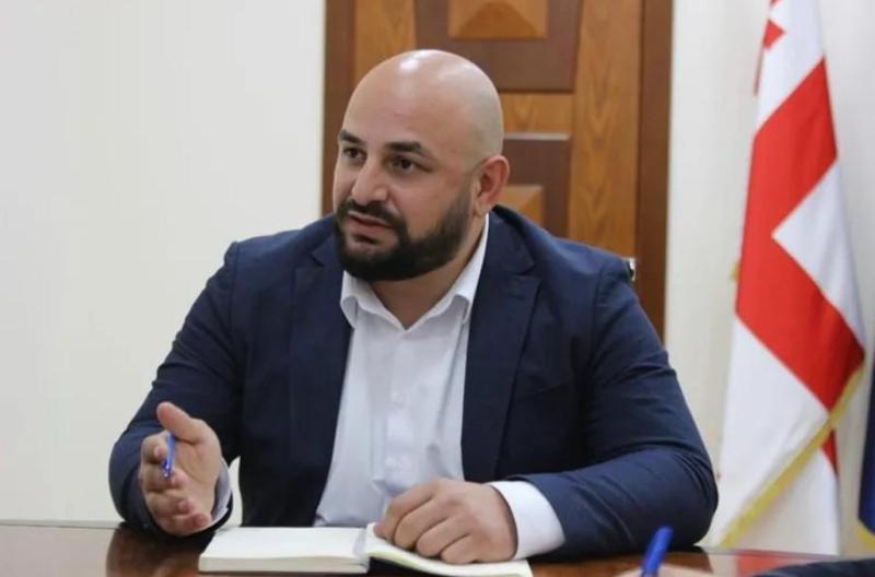 “ნაცმოძრაობის" დეპუტატმა გაავრცელა დეზინფორმაცია თითქოს, სამუშაო კაბინეტის თავზე კაფე-რესტორანს ვიშენებ - ეს სიცრუეა” - ავთანდილ თალაკვაძე