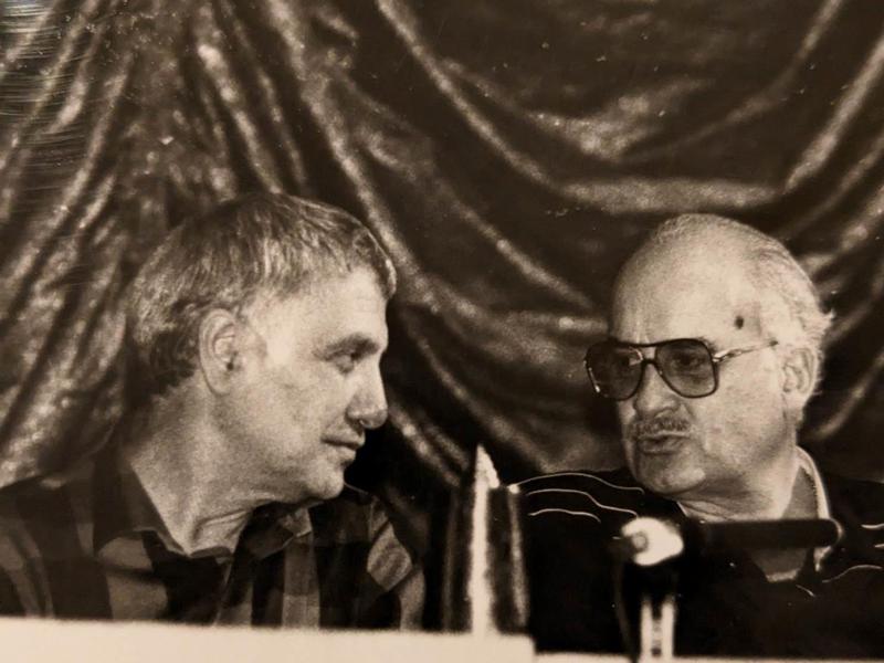 "ხვალ მამაჩემის დაბადების დღეა. რასაკვირველია, არავის გაახსენდება. ერთადერთი - საქართველოს რადიოდან დამირეკეს და მკითხეს..." - რას წერს ლაშა ბაქრაძე