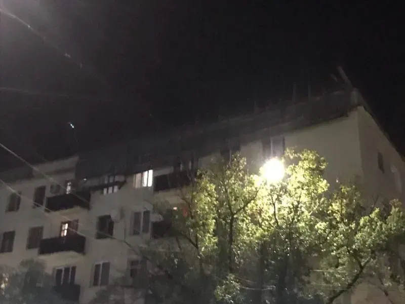 ძლიერი ქარია სენაკშიც - სტიქიამ  მოსახლეობას პრობლემები შეუქმნა