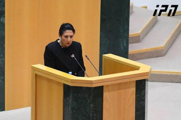 "შედეგს ვერ მიაღწევთ, რაც არ უნდა ეცადოთ, რომ ეს მოდელირებული სცენარები, რომლებიც საეჭვოდ ემთხვევა რუსეთის გზავნილებს, თავს მოახვიოთ ხალხს" - პრეზიდენტი მთავრობას