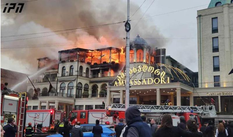 სასტუმრო "ამბასადორში“ ხანძარი ლოკალიზებულია