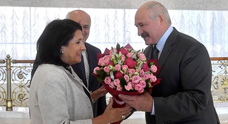 "ბელარუსის პრეზიდენტი არ გაგვიფრთხილდა, არ გაუფრთხილდა ჩვენს ტერიტორიულ მთლიანობას - ახია ჩვენზე!" - სალომე ზურაბიშვილი