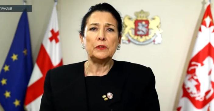 "დარწმუნებული ვარ, ბუჩაში უმიზეზოდ არ დაღუპულან და უკრაინისა და უკრაინელი ხალხის გამარჯვებით მალე მშვიდობა დაისადგურებს!" - პრეზიდენტი