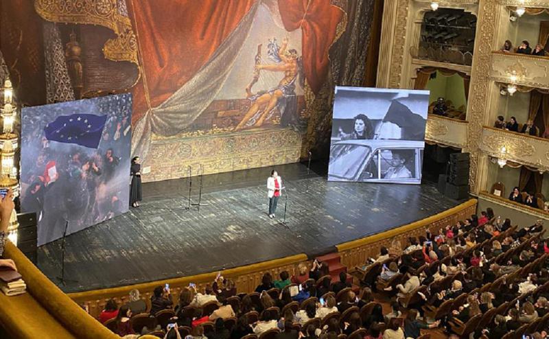 1989 წლის 9 აპრილიდან 2023 წლის 9 მარტამდე და ცნობილი მოვლენების სიმბოლოდ ქცეული ქალები - ისტორიული ფოტოები ოპერის თეატრის სცენაზე