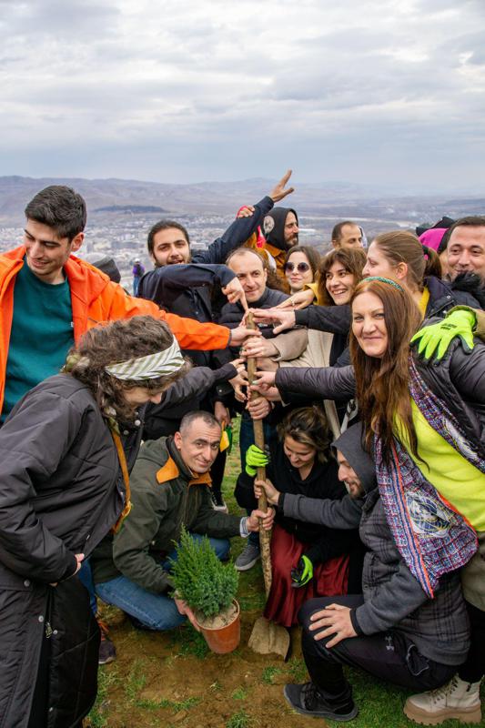 "მოვიაროთ და მოვუაროთ საქართველოს“ -  ჯვართამაღლების ტაძრის სამრევლოს ახალგაზრდების ახალი ინიციატივა