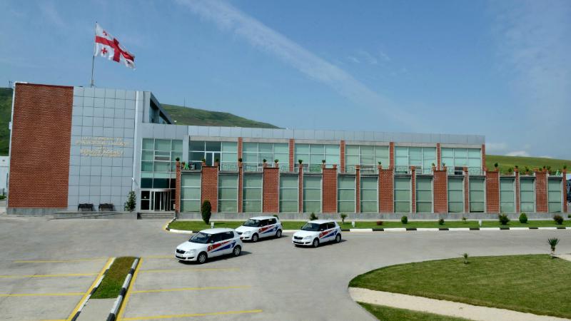 მამაკაცი, რომელიც გორში მართვის მოწმობის გამოცდას აბარებდა, გამომცდელს დაეჯახა