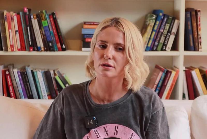 "ერთხელ გავიღვიძე და ვერ ვცნობდი ადგილს და საკუთარ  სხეულს... გაუცხოება დამემართა, მეგონა, მოვკვდი" - რას ჰყვება თიკო სადუნიშვილი ნარკოტიკსა და ალკოჰოლზე დამოკიდებულებასთან  ბრძოლაზე