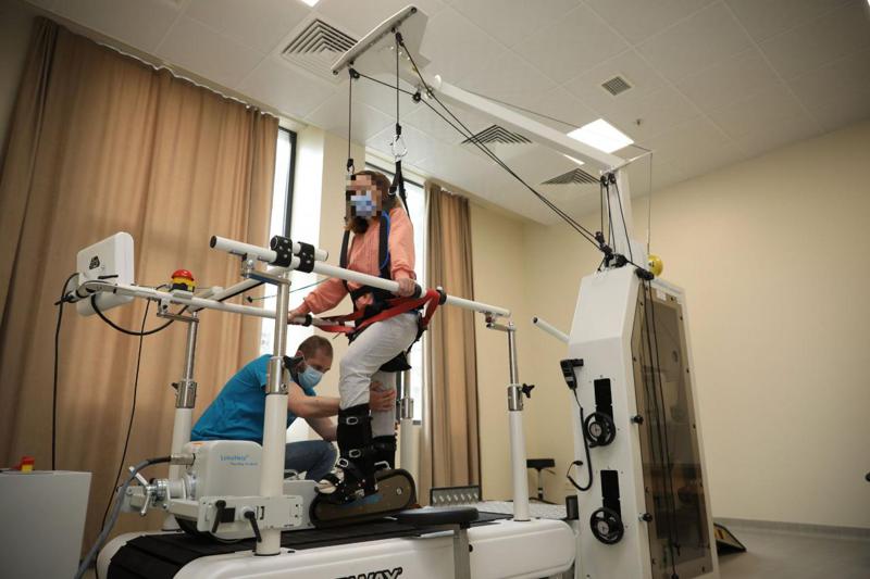 სახელმწიფოს მიერ დაფინანსებული ინსულტის, თავისა და ზურგის ტვინის ტრავმული დაზიანების  შემდგომი კომპლექსური სარეაბილიტაციო პროგრამით მკურნალობა შესაძლებელია კენ ვოლკერის კლინიკაში