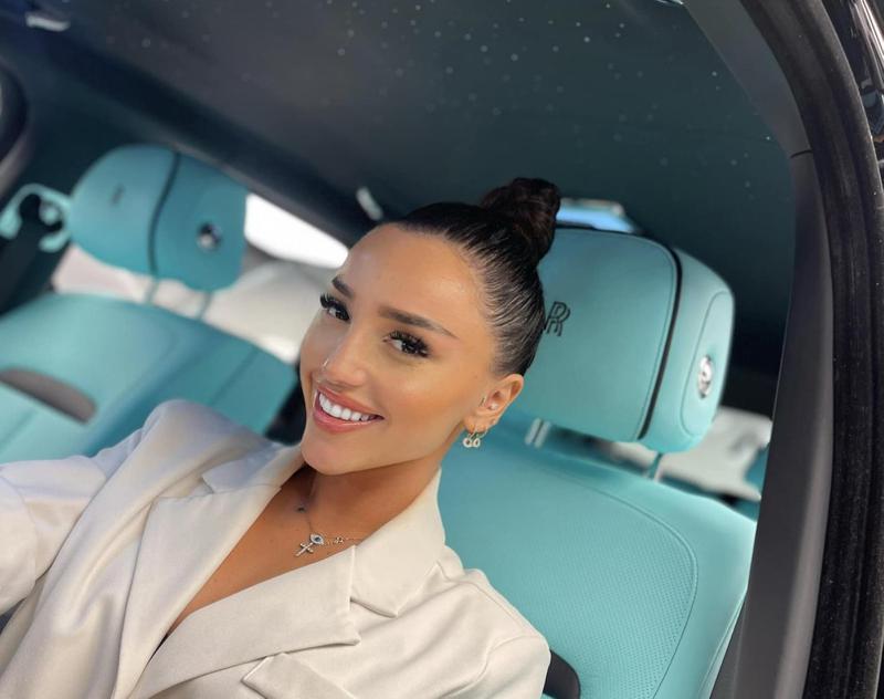 "16 წლიდან რთული გზა გავიარე... იმის ნაცვლად, მეფიქრა თუ სად ჩამებარებინა, ვფიქრობდი იმაზე, თუ სად გამოვსულიყავი, რადგან ოჯახში რაღაც გადასახდელი გვქონდა" - ნუცა ბუზალაძე