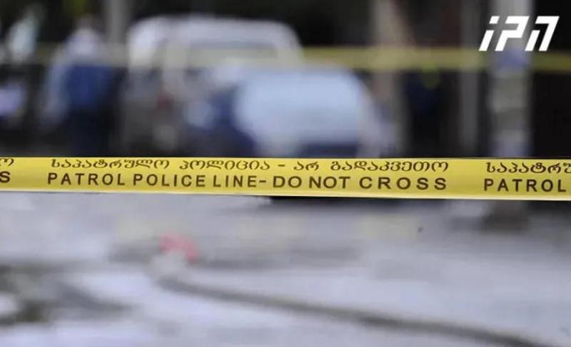 წერეთლის გამზირზე, ავტობუსში კაცი დაჭრეს