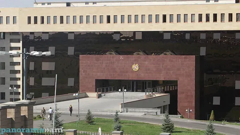 სომხეთი აცხადებს, რომ აზერბაიჯანმა მათ პოზიციებს ცეცხლი გაუხსნა, რასაც ბაქო უარყოფს