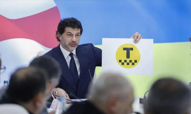 "A კატეგორიის იმ ტაქსებს, რომელთა ავტომობილის ასაკი არ აღემატება 10 წელს, 1-ლი ივნისიდან ავტობუსის ზოლში მოძრაობა შეეძლებათ" - კახა კალაძე