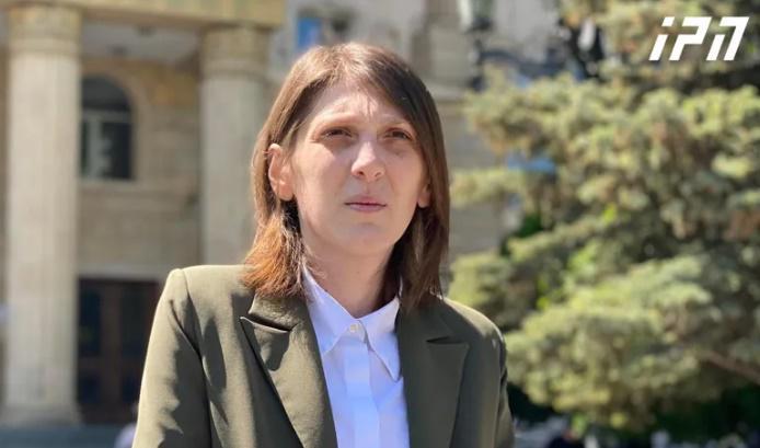 "რენატა ბეგიაშვილმა შალვა იაშვილს კისერზე დეკორაციული ჯაჭვი შემოახვია, ახრჩობდა" - შალვა იაშვილის ადვოკატი