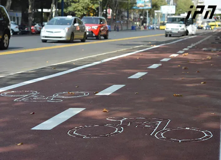 ცნობილია იმ ქუჩების და გამზირების ჩამონათვალი, სადაც A კატეგორიის ტაქსებს ავტობუსის ზოლში მოძრაობა შეეძლებათ