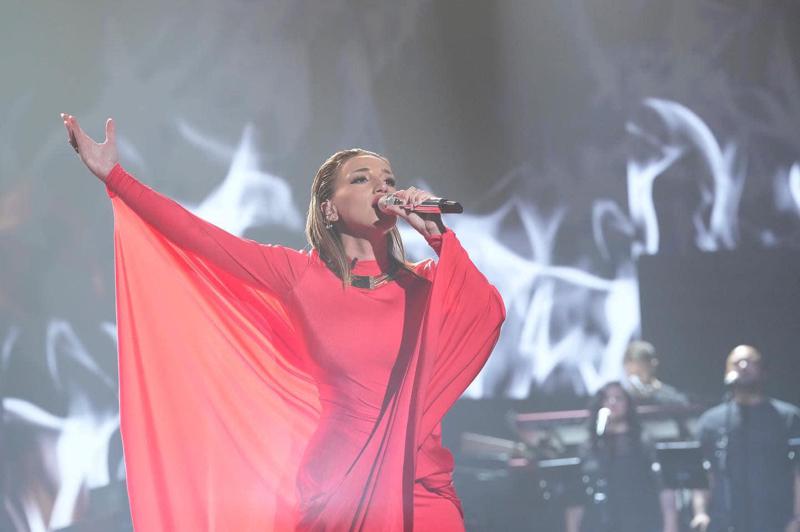 "მე ვფიქრობ, რომ უკვე გამარჯვებული ვარ, რადგან ის რაც გავაკეთე, არავის გაუკეთებია American idol-ის ისტორიაში. ასე რომ, გული არაფერზე დაგწყდეთ" - ნუცა ბუზალაძე