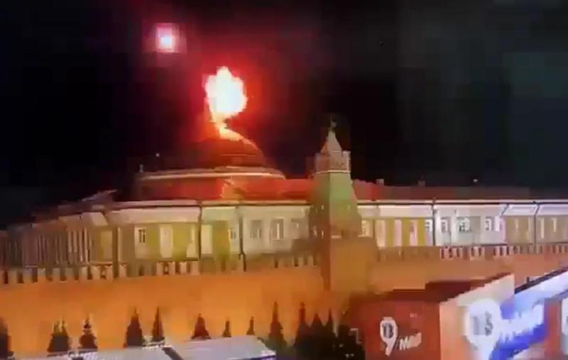 რუსული მედიის ცნობით, პუტინის პრესსამსახურში აცხადებენ, რომ უკრაინამ კრემლზე შეტევა უპილოტო საფრენი აპარატებით სცადა (ვიდეო)