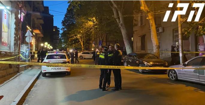 "მეორე ჯიბიდან ამოიღო "მაკაროვის“ ტიპის იარაღი... ამ დროს გავისროლე თავის დაცვის მიზნითო"  - რას ჰყვება გოგებაშვილზე მომხდარ მკვლელობაში ბრალდებულის ადვოკატი?