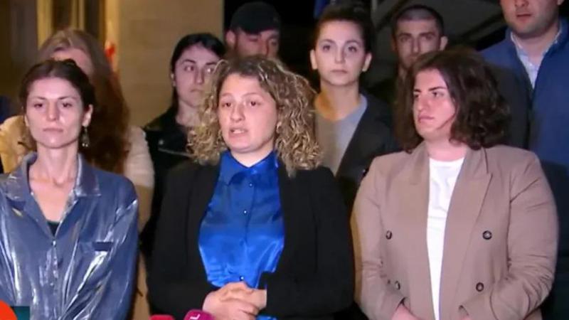 აქონდროპლაზიის დიაგნოზის მქონე ბავშვების მშობლები მთავრობის ადმინისტრაციასთან 24-საათიან პროტესტს წყვეტენ - რა შედეგი გამოიღო მათმა 19-დღიანმა ბრძოლამ?