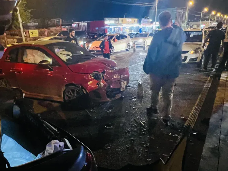 ავარია აშშ-ის საელჩოსთან - არიან დაშვებულები