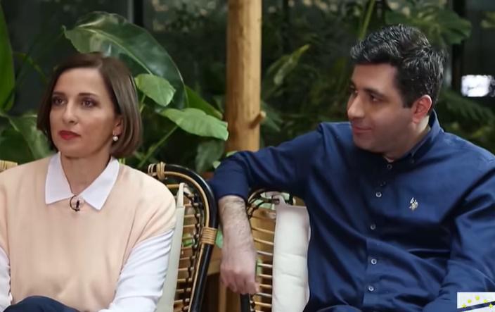 "ერთად რომ დავიწყეთ ცხოვრება, ნაქირავებ სახლში ვცხოვრობდით... რთული ორი წელი გამოვიარეთ" - როგორ გაიცნო სტომატოლოგი მეუღლე ვახო სანაიამ და რისი ეშინია წყვილს ყველაზე მეტად?