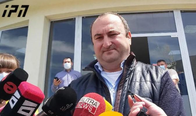 "ამერიკულ გადაცემებს უსმენთ?  ბევრ თანამდებობის პირზე იძახიან კორუმპირებულიო, ყველაფერს დამტკიცება უნდა, ამტკიცებს ვინმე?" - ლევან მურუსიძე