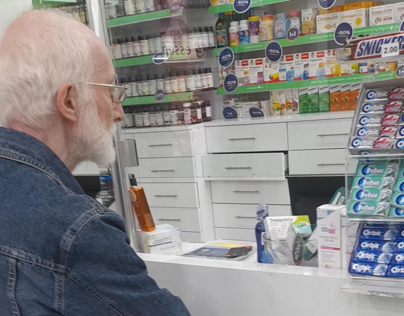 "ეს ბატონი ფიზიკოსი, პროფესორი ალექსანდრე ჯავრიშვილი აღმოჩნდა..." - რას წერენ მამაკაცზე, რომლის შესახებ დაწერილმა პოსტმა ინტერნეტი მოიცვა