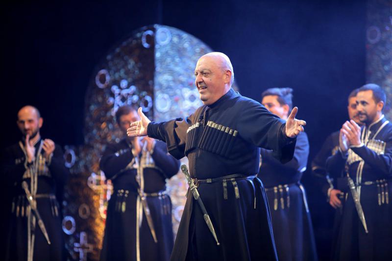 "ჩემზე ამბობდა, მე არაფერი მისწავლებია, ერთ დღესაც ლოტბარად მომევლინაო“ - როგორ აგრძელებენ ჯემალ ჭკუასელის შვილები მამის გზას და მზადება დიდი შოუსთვის