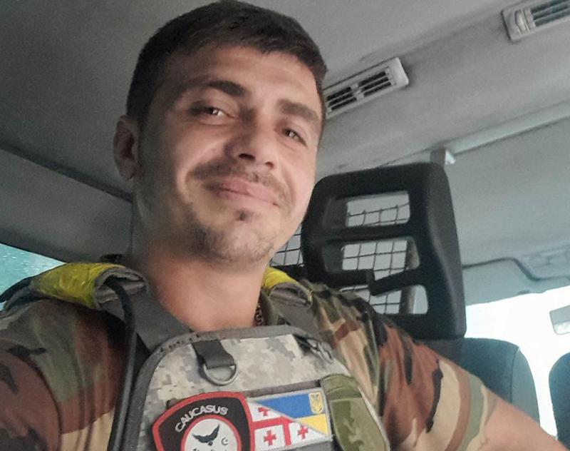 "ქართველები ბრძოლის ველზე არასოდეს ტოვებენ თავიანთ დაჭრილებს და დაღუპულებს. რუსი ამის გამო თავს არასდროს იწუხებს" - უკრაინაში გაზრდილი ქართველი ბიჭის ბრძოლა ორი სამშობლოსთვის