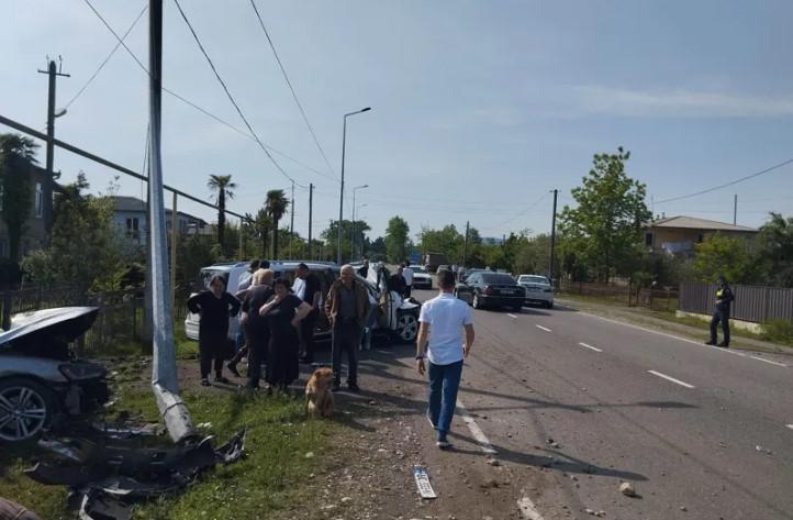 ჩხოროწყუში, "ბოლო ზარის" აღნიშვნისას, მოსწავლეები ავტოავარიაში მოყვნენ - დაშავდა ერთი ადამიანი