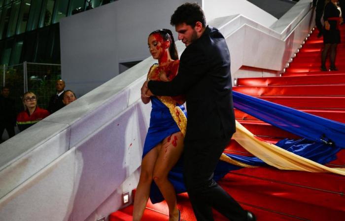 "ხალხმა ჩვენ არ უნდა დაგვივიწყოს!" - რუსეთის აგრესიის წინააღმდეგ უკრაინელი მოდელის საპროტესტო აქცია კანის კინოფესტივალზე