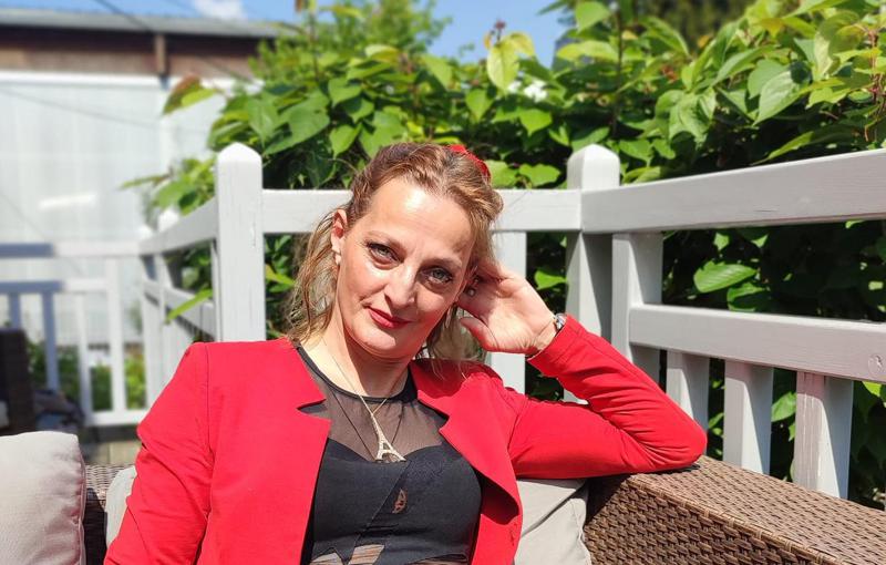 "ნატვრა ავისრულე და კახეთში ვიყიდე სახლი, ჩიხში მინდოდა მეცხოვრა... ხუთ ადგილას ვმუშაობ, მაგრამ იქ ხშირად ჩავდივარ" - ნინო ლეჟავას ცხოვრება თეატრში და სცენის მიღმა