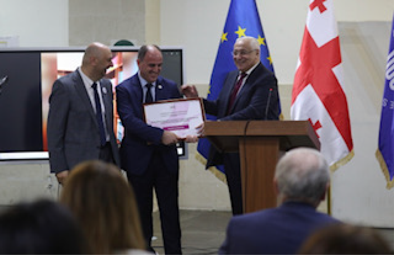 დავით ნარმანიას ალექსანდრე ჩიკვაიძის სახელობის საპატიო ჯილდო გადაეცა