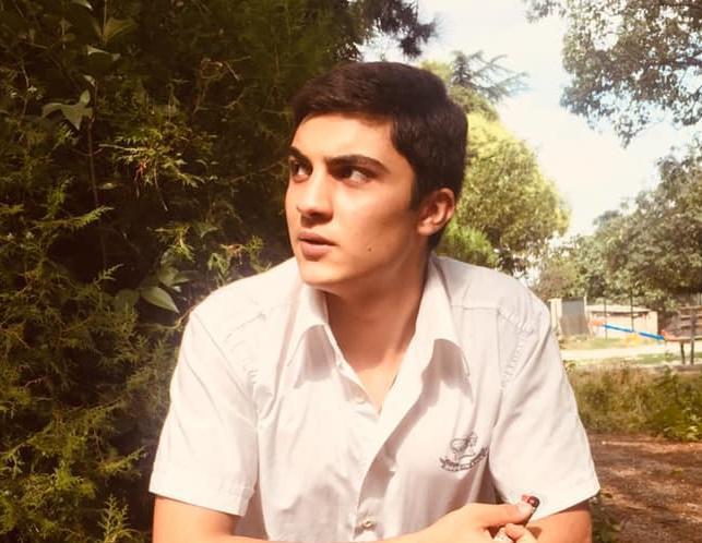 "მთავარმა დამნაშავემ ქვეყანა დატოვა... გიორგი 17 მაისის შემდეგ გაუჩინარებული იყო, მასპინძელიც იტყუებოდა" - რას ამბობენ  ქობულეთში სასტიკად მოკლული ბიჭის ახლობლები?