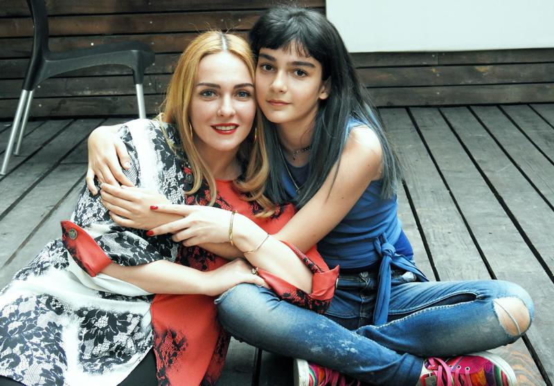 "ექიმი რომ მამოწმებდა, ეკრანს უყურებდა და სახე შეეცვალა... მითხრა, ბავშვი რომ გაჩნდება, მის ტირილს ვერ გაიგონებო" - ეკა ტოგონიძის ერთი ამბავი შვილზე