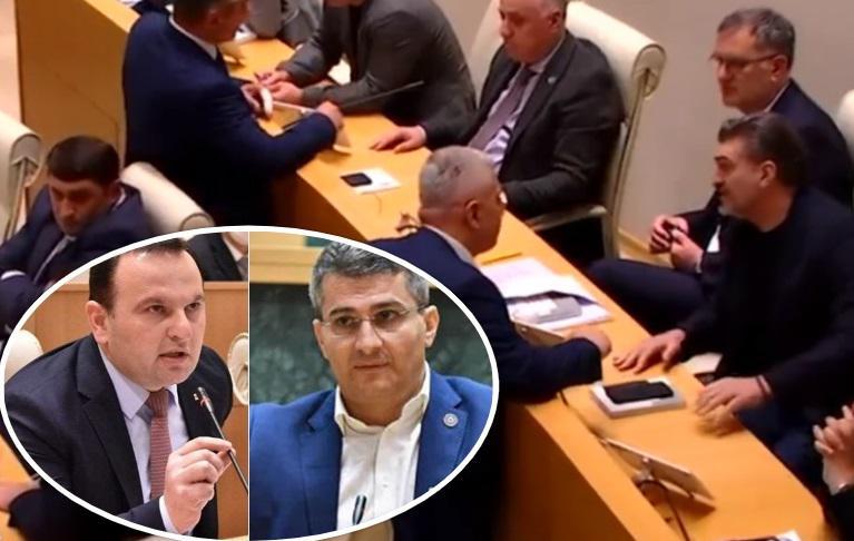 "ჩაიგდე ხმა-მეთქი, რომ გამოხვედი და დემაგოგობ, გაგიტარე! ნუ ტლიკინებ!" - ერთმანეთისთვის "მოღალატის" ძახილი და ხმაური პარლამენტში (ვიდეო)