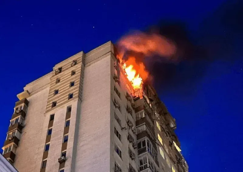 რუსული ძალების მიერ კიევზე მასიურ თავდასხმას მსხვერპლი მოჰყვა - რა ინფორმაციას ავრცელებს უკრაინული მედია