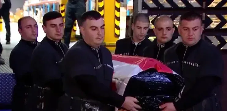 უკრაინაში დაღუპული კიდევ ერთი ქართველი მებრძოლი ვახტანგ ბარაბაძე სამშობლოში ჩამოასვენეს