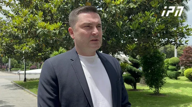 "თეიმურაზ ვარშანიძემ ერთ-ერთი "ოფიციანტის" დარბაზიდან გაძევება სცადა, რა დროსაც წააქციეს და ურტყეს, აქვს დაზიანებები" - "რეტროს“ მფლობელის ადვოკატი