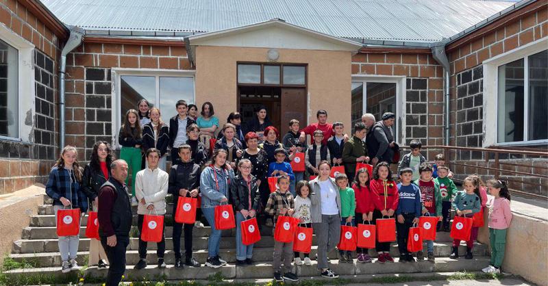 "ნიკორა" განათლებაზე ზრუნვის ფარგლებში სკოლების დახმარებას ისევ აგრძელებს