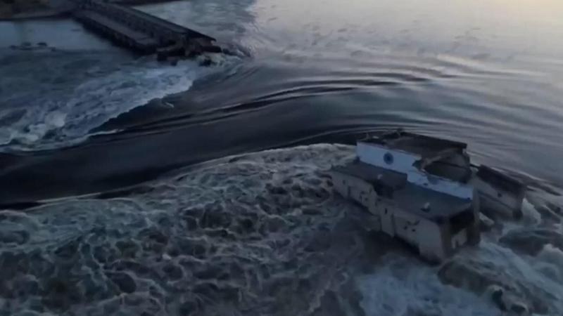 რა ხდება კახოვკას ჰიდროელექტროსადგურზე რუსების შეტევის შემდეგ - ზელენსკი ვიდეო კადრებს ავრცელებს