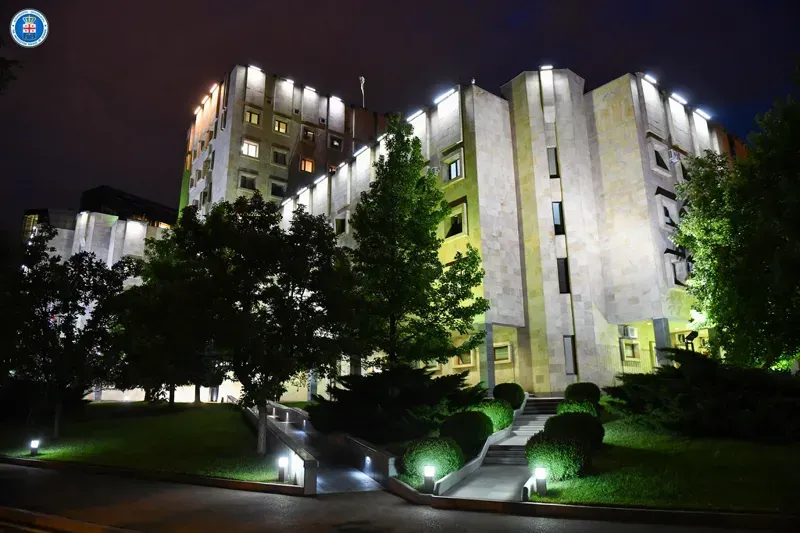 პროკურატურამ დააკავა პირი, რომელმაც დაზარალებულს პირადი ცხოვრების ამსახველი ჩანაწერების გავრცელების მუქარით 4 000 ევრო გამოსძალა, თანხის დაუფლების შემდეგ კი ვიდეოჩანაწერები უკანონოდ გაავრცელა