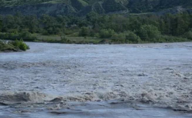 ასპინძაში, მტკვარში მაშველები არასრულწლოვან გოგოს ეძებენ