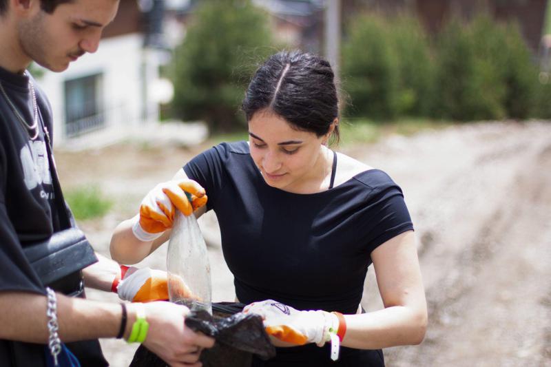 400 მოხალისე გარემოსთვის - ბაკურიანის დალაგების ფესტივალი "თეგეტა ჰოლდინგის“ მხარდაჭერით ჩატარდა