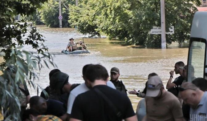 "რუსებმა მოხალისეები დაბომბეს, რომლებიც წყალდიდობის შედეგად დაზარალებულებს ეხმარებოდნენ" - ხერსონის გუბერნატორი